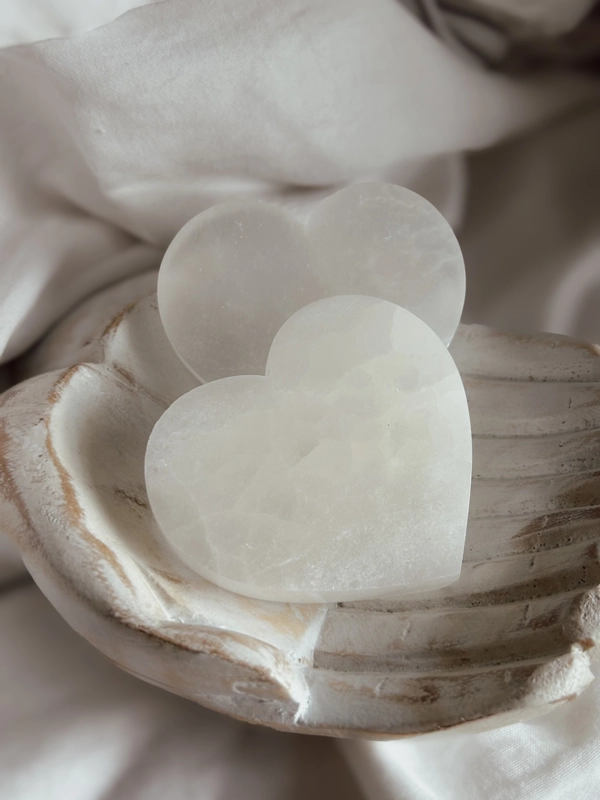 Cuore piatto in Selenite